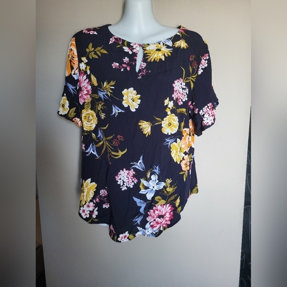 Loft Floral Women's Top - Blue with Multicolor Design, Size Medium Petit